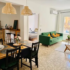 Moderno En Centro-malaga Con Balcon Malaga